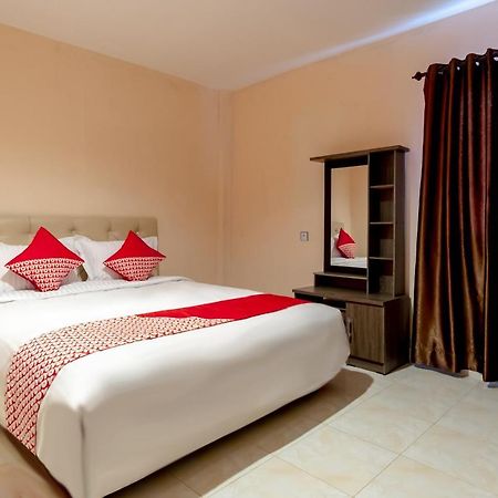 Oyo 2895 Paranginan Residence Medan Luaran gambar