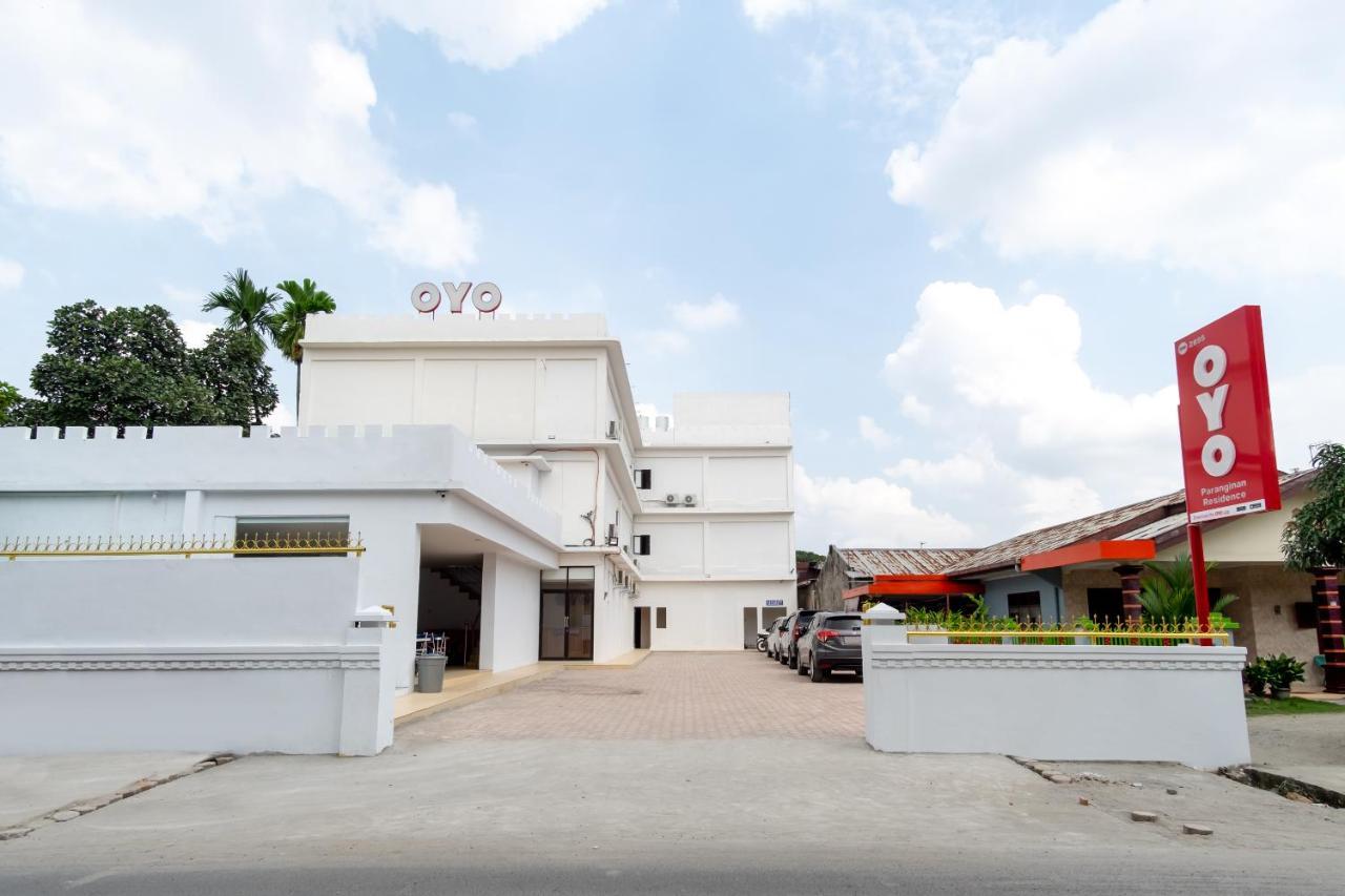 Oyo 2895 Paranginan Residence Medan Luaran gambar