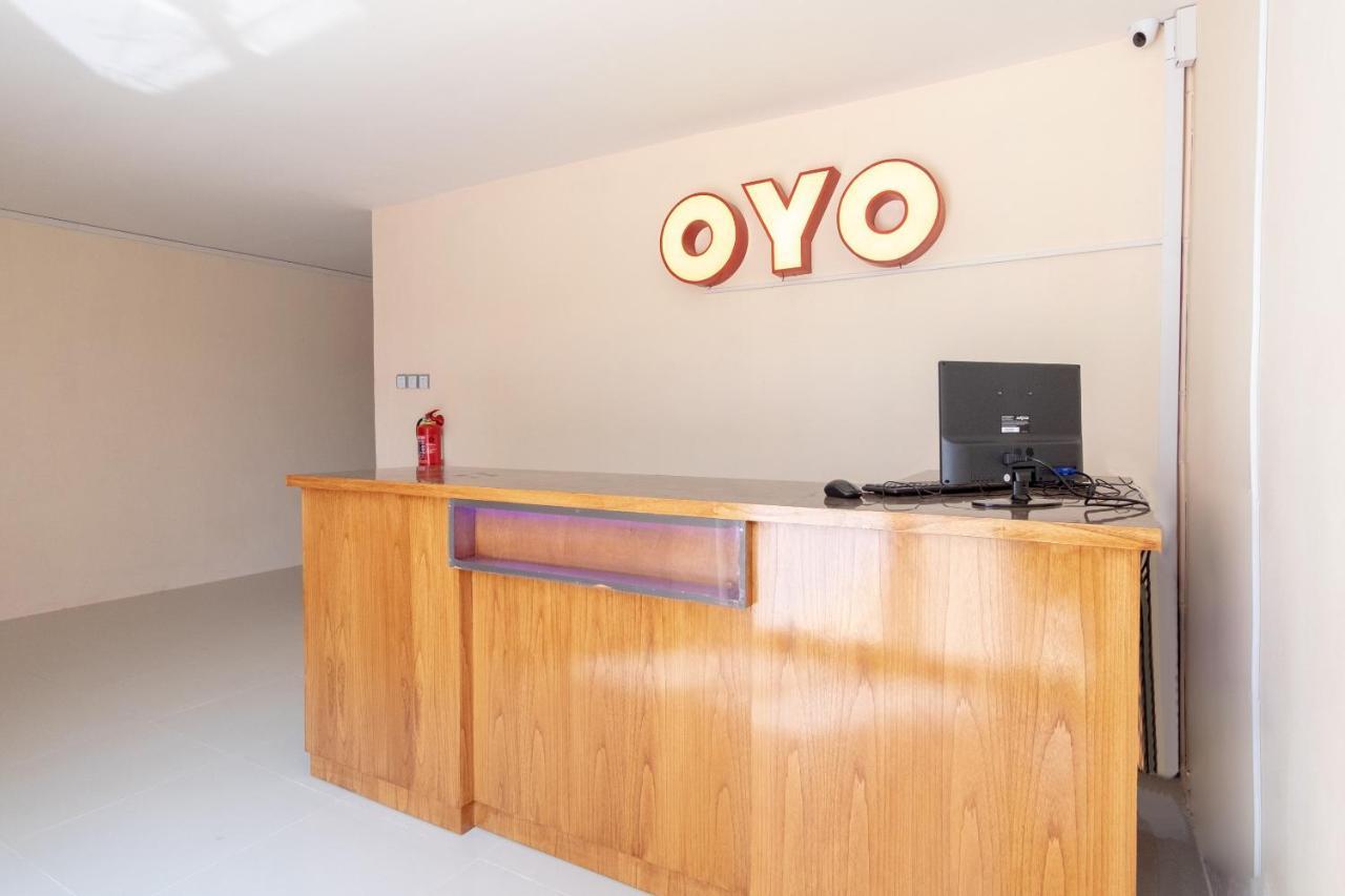 Oyo 2895 Paranginan Residence Medan Luaran gambar