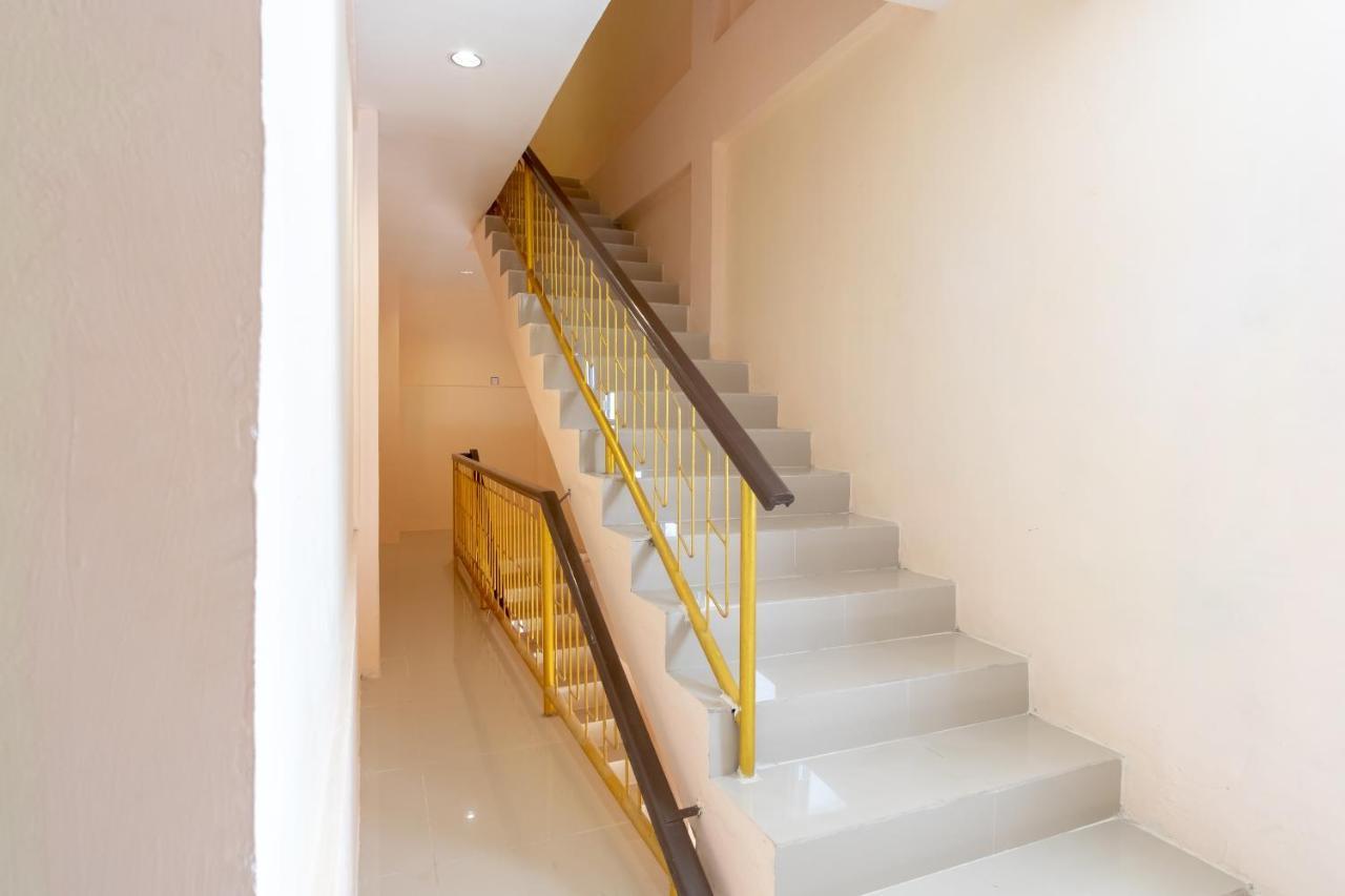 Oyo 2895 Paranginan Residence Medan Luaran gambar