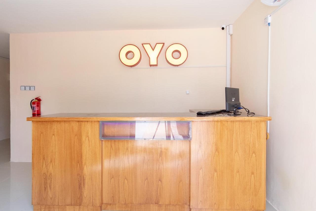 Oyo 2895 Paranginan Residence Medan Luaran gambar