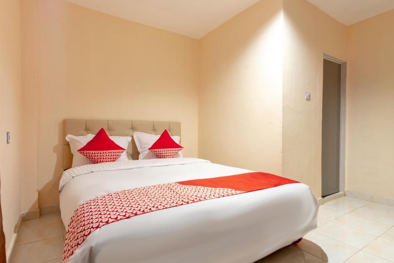 Oyo 2895 Paranginan Residence Medan Luaran gambar